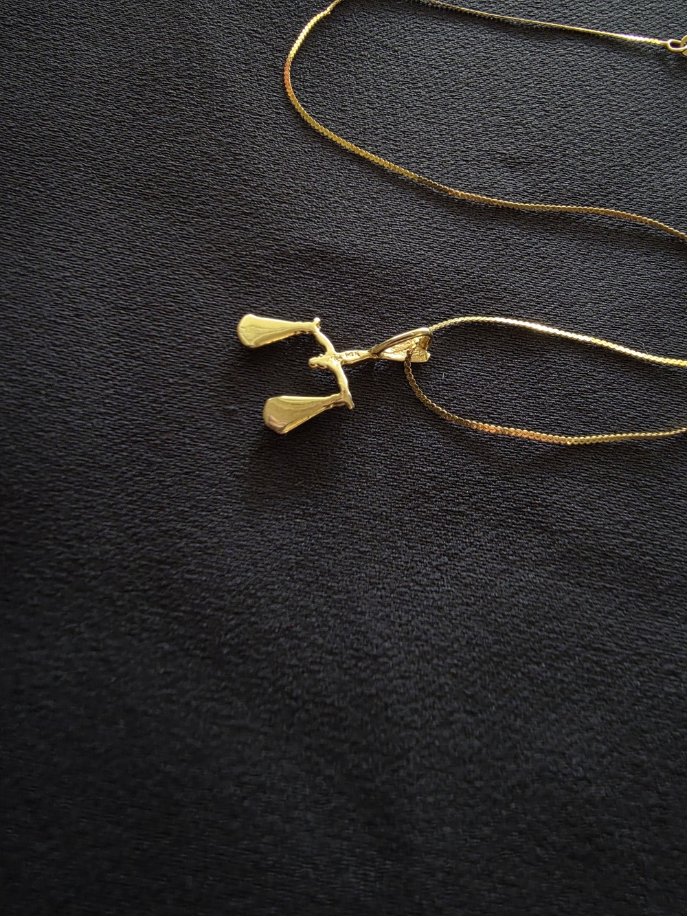 14K Gold Libra Scales of Justice Pendant Necklace 16" Box Chain Estate - Picture 8 of 13